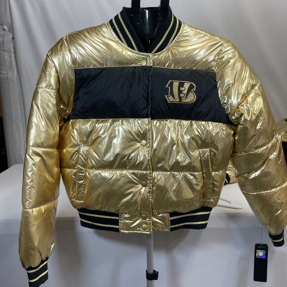 Cincinnati Bengals G-III 4Her Gold Metallic Puffer Jacket - Picture 2 of 5